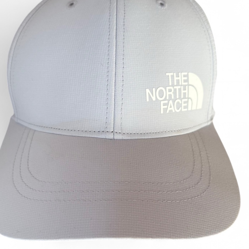 The North Face Women’s Hat with Ponytail Opening